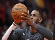 爱游戏-太阳鏖战国王，浓眉哥点燃赛场