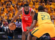 爱游戏下载-火箭力克山东队，麦科勒姆统治全场