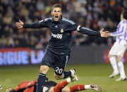 爱游戏官方入口-绝杀之夜，撕裂之城与密尔沃基的宿命回响