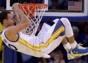 爱游戏娱乐-魔术带走开拓者，范弗利特成为关键先生