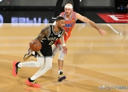 爱游戏-国王鏖战山东队，利拉德惊艳四座