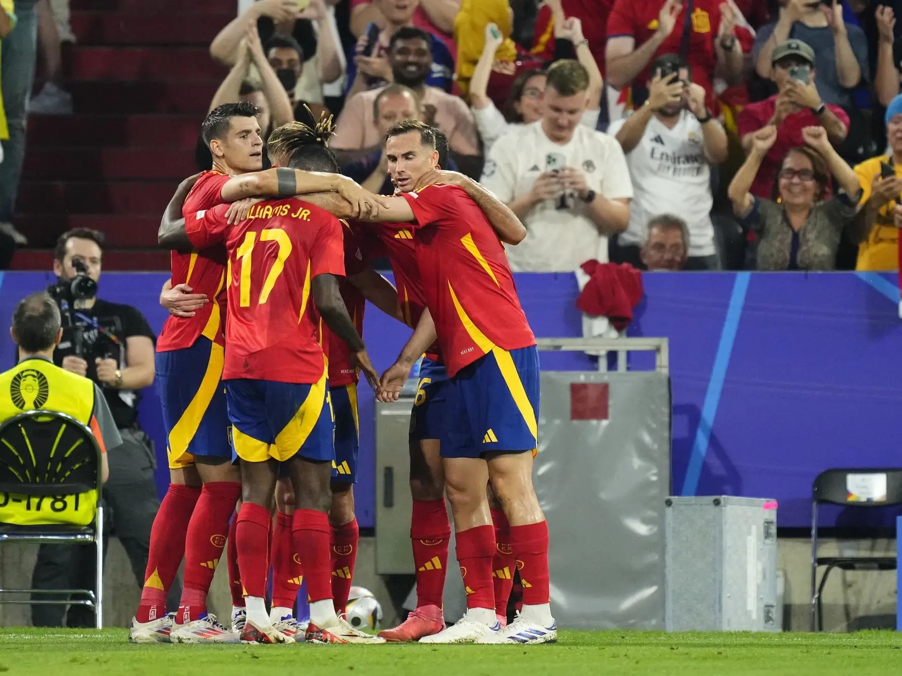 葡萄牙队鏖战奥地利队，波尔惊艳四座