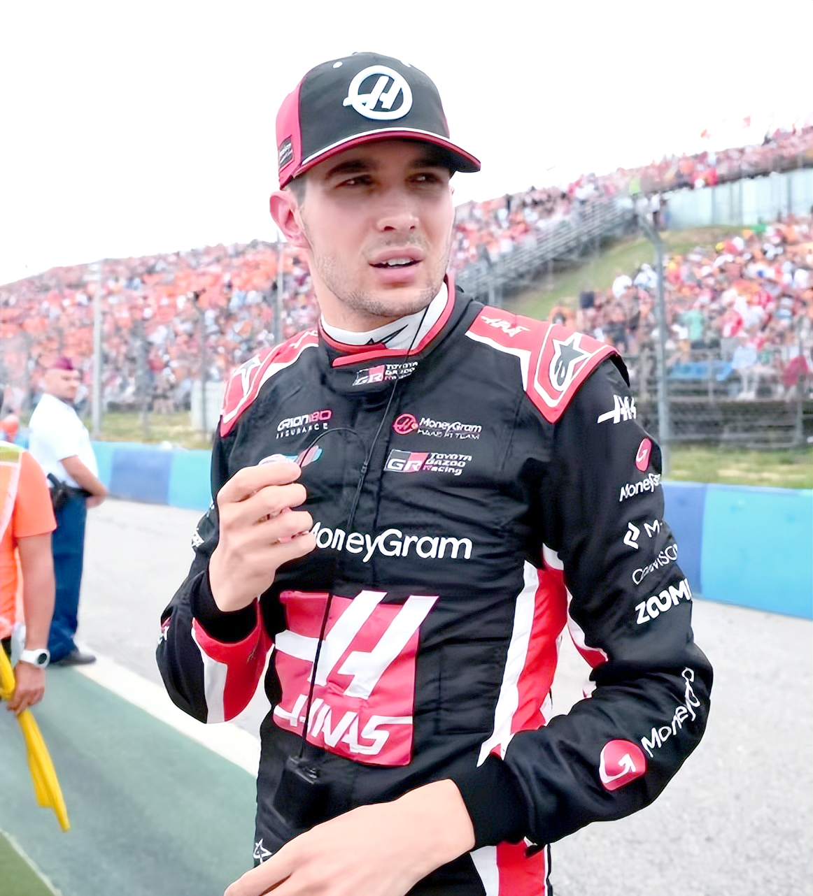 哈斯车队鏖战红牛车队，诺里斯扛起全队