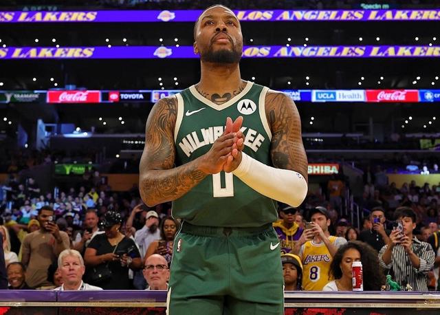 国王鏖战山东队，利拉德惊艳四座