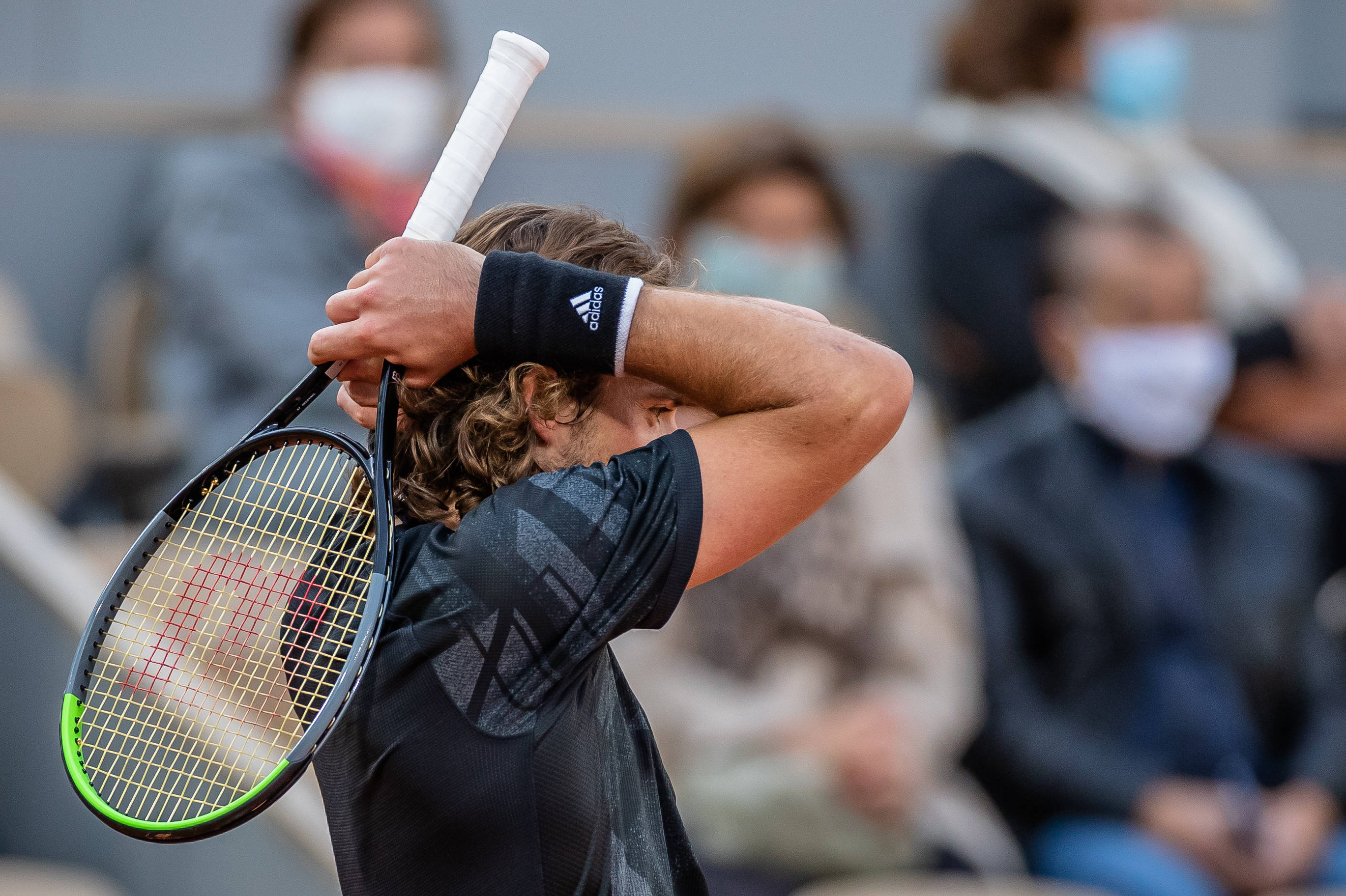 欧洲网球队逆转澳大利亚网球队，西西帕斯关键制胜