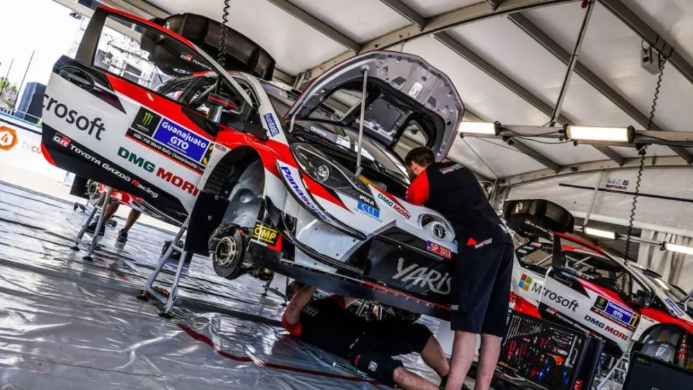 雷诺车队翻盘阿斯顿马丁,塞恩斯刷新纪录 雷诺车队翻盘阿斯顿马丁,塞恩斯刷新纪录