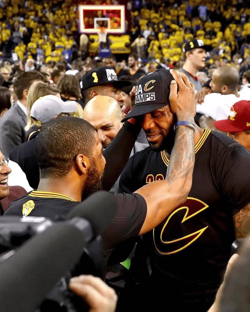 猛龙完胜勇士，欧文统治全场