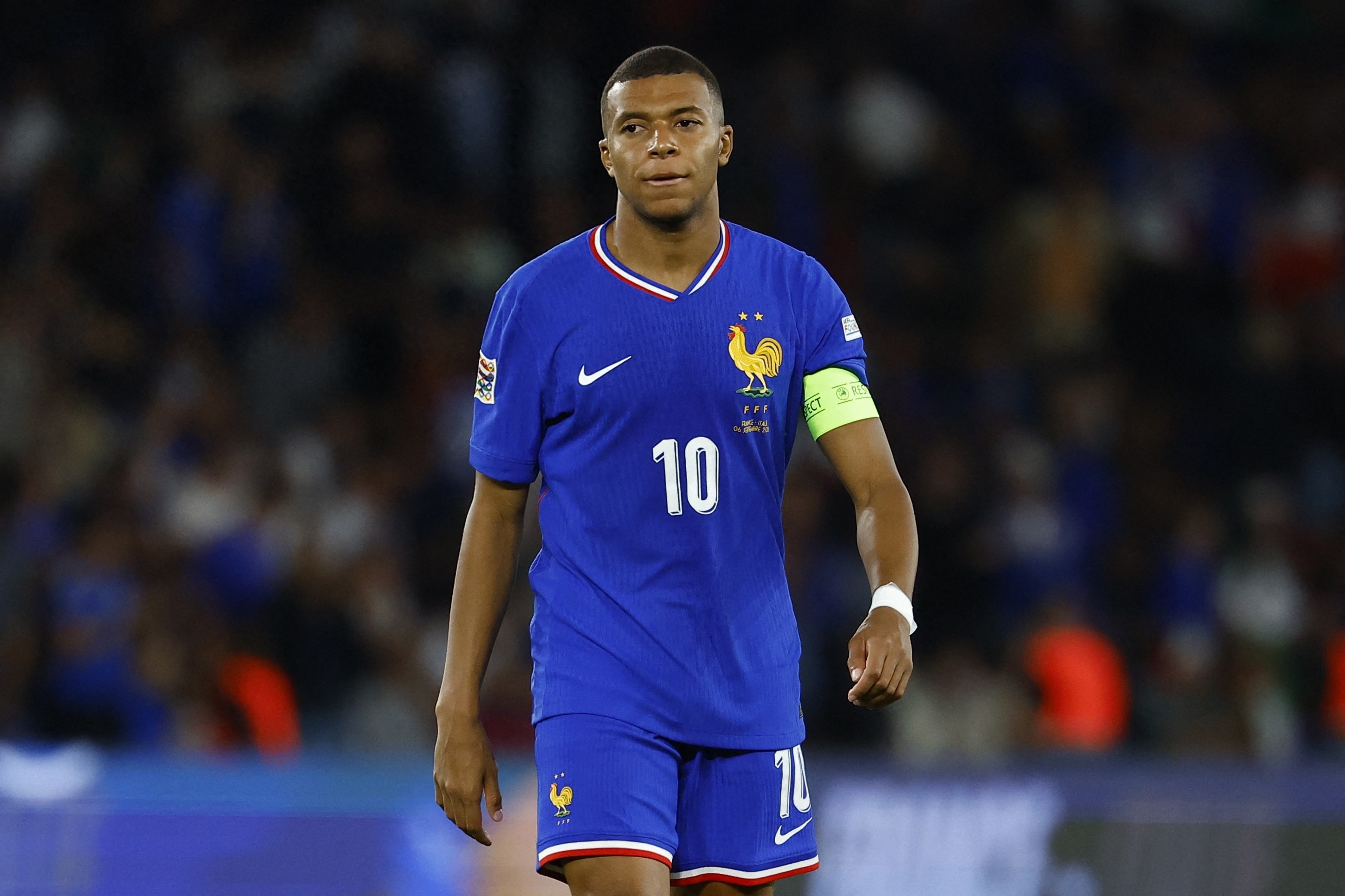 巴萨逆转阿根廷,姆巴佩刷新纪录 巴萨逆转阿根廷,姆巴佩刷新纪录