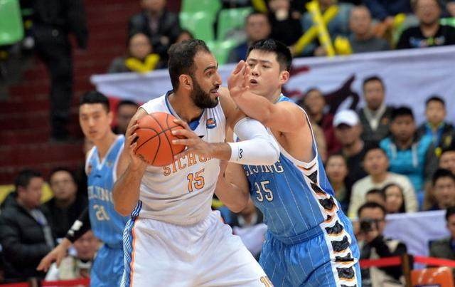 陕西队艰难胜出，晋级季后赛