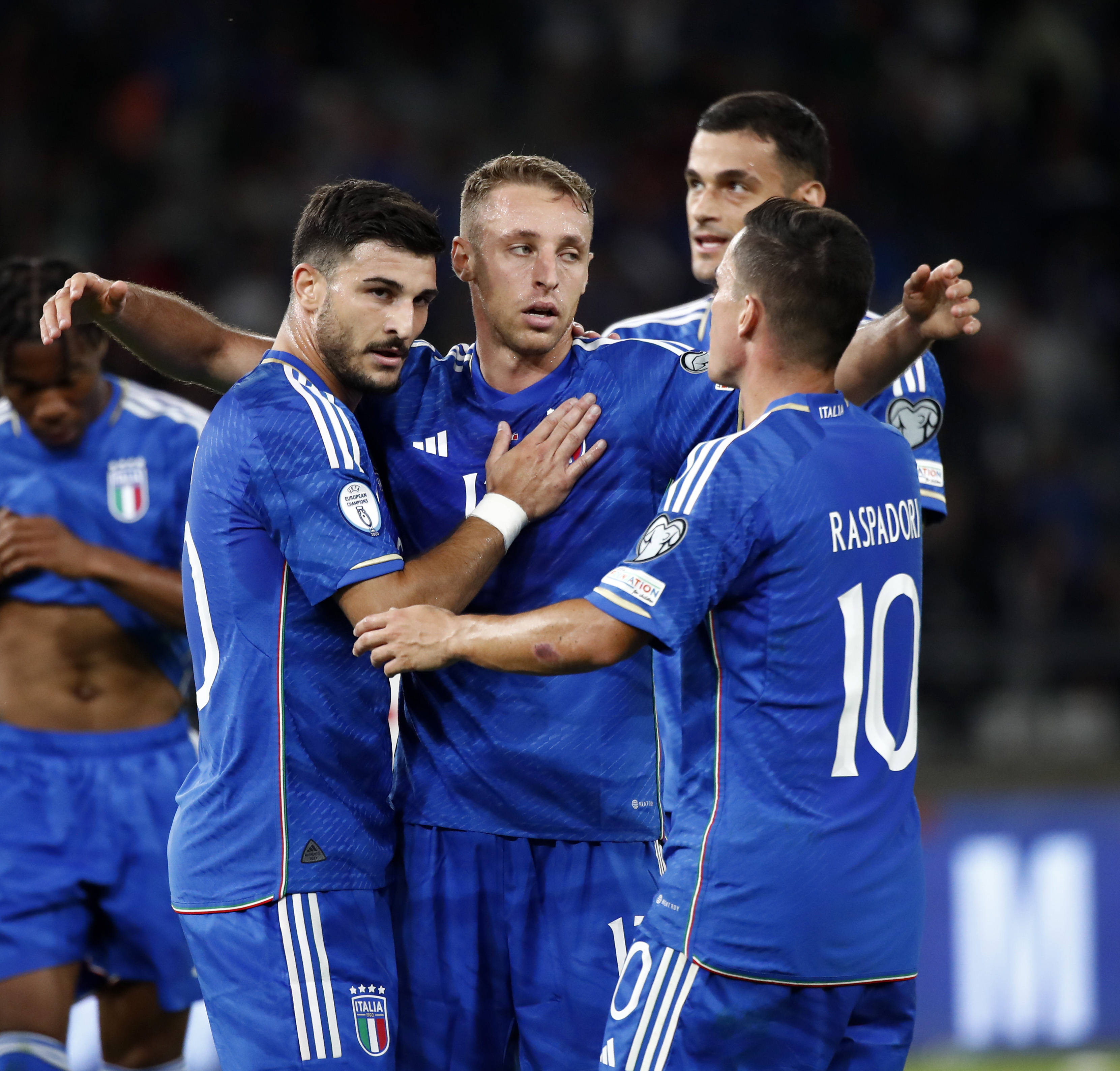 意大利国家队在比赛中凭借进球击败对手