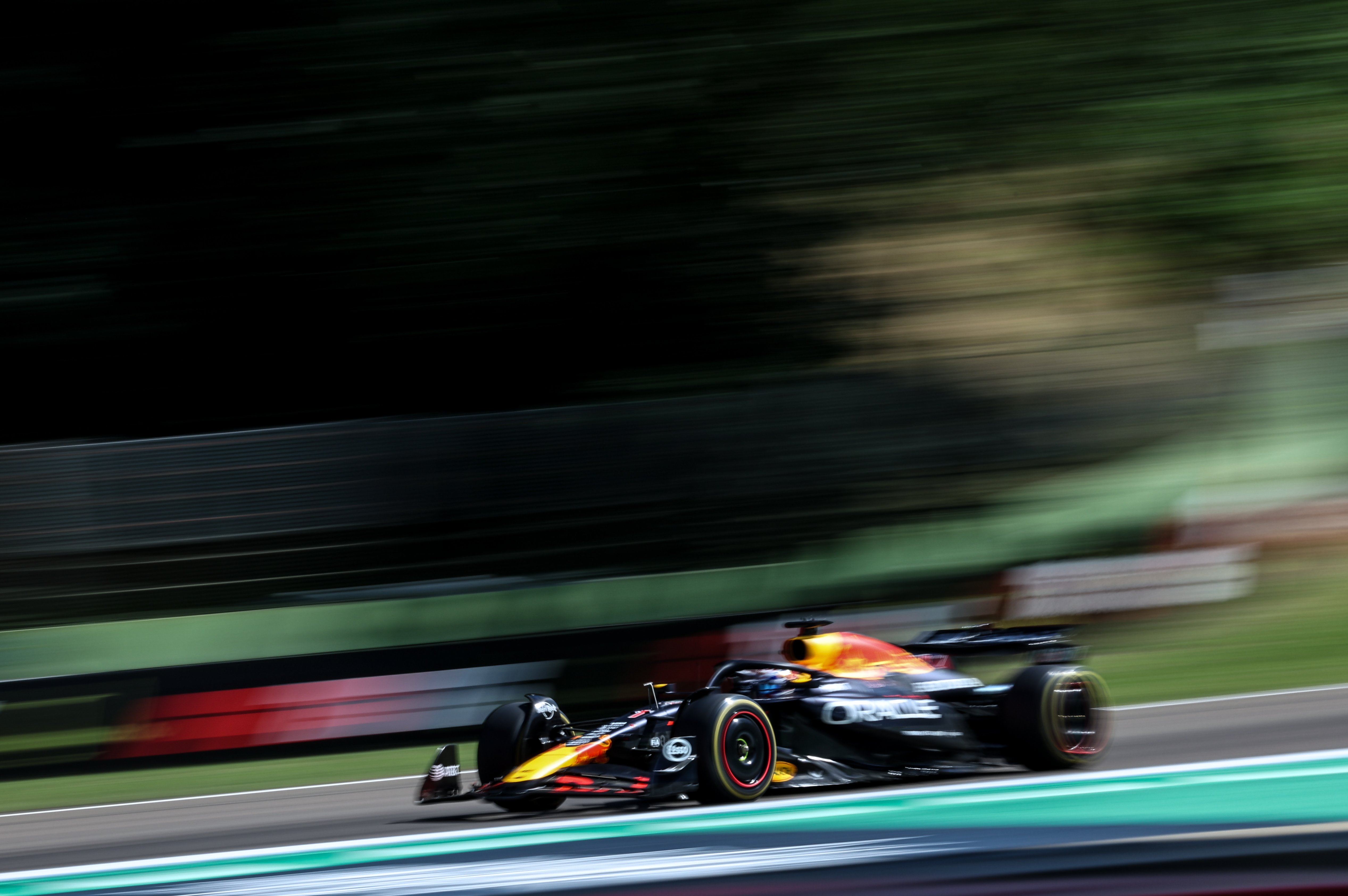 法拉利鏖战迈凯伦，维斯塔潘惊艳四座