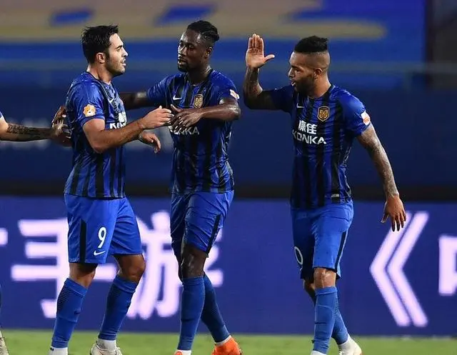 苏宁客场大胜，稳坐积分榜第一位置